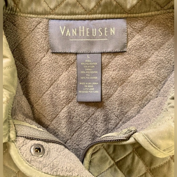 Van Heusen quilted, zip up riding jacket, size Large - Picture 6 of 8
